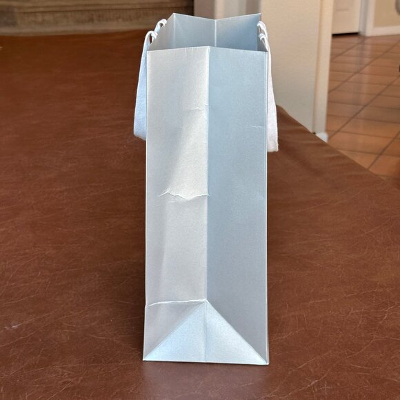 Gucci Silver Paper Shopping Bag with Ribbon - Picture 6 of 12